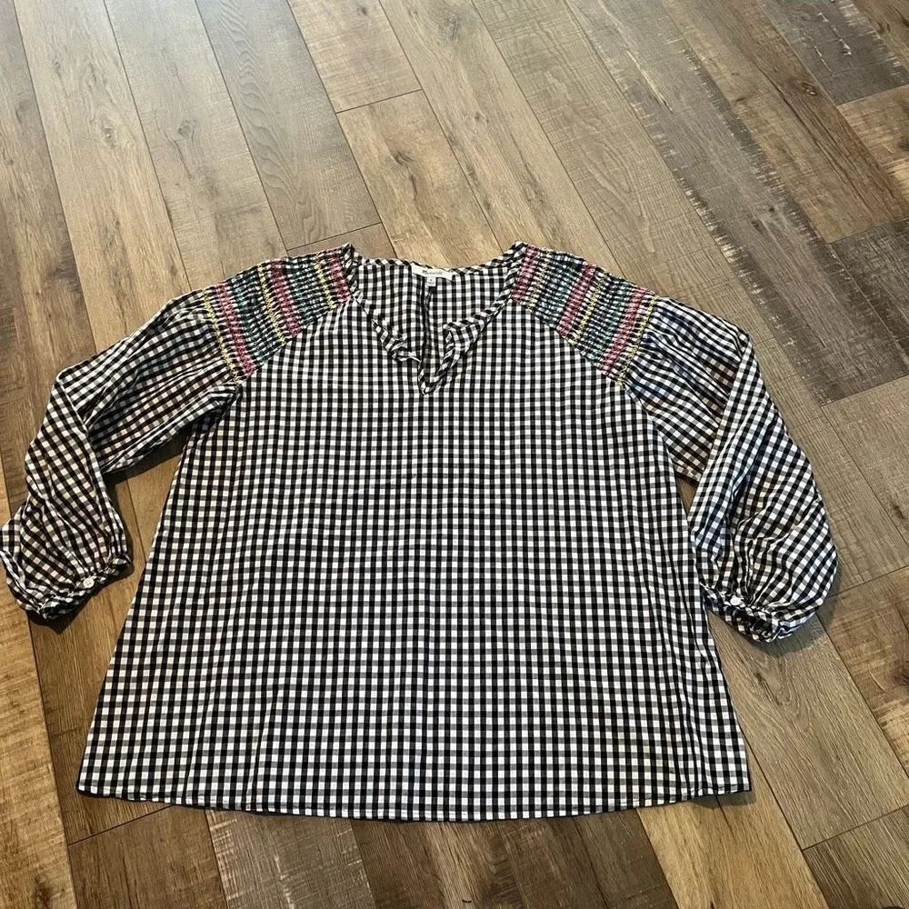 Madewell Smocked
Gingham Top Medium